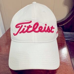 Titleist Ladies’ Golf Hat - ⛳️ Like New 💥!
